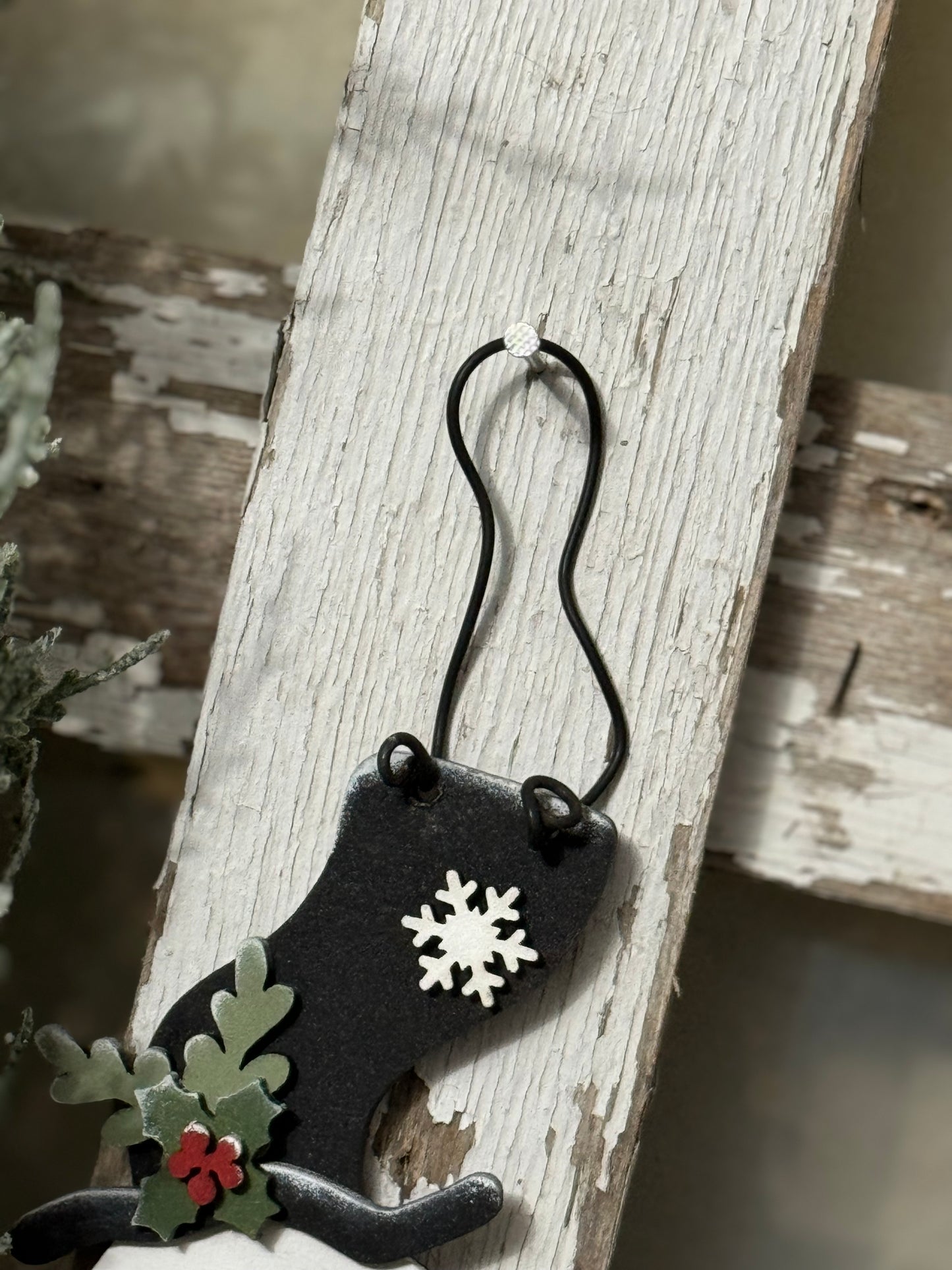 CHRISTMAS ORNAMENT- PRIMITIVE SNOWMAN ORNAMENT