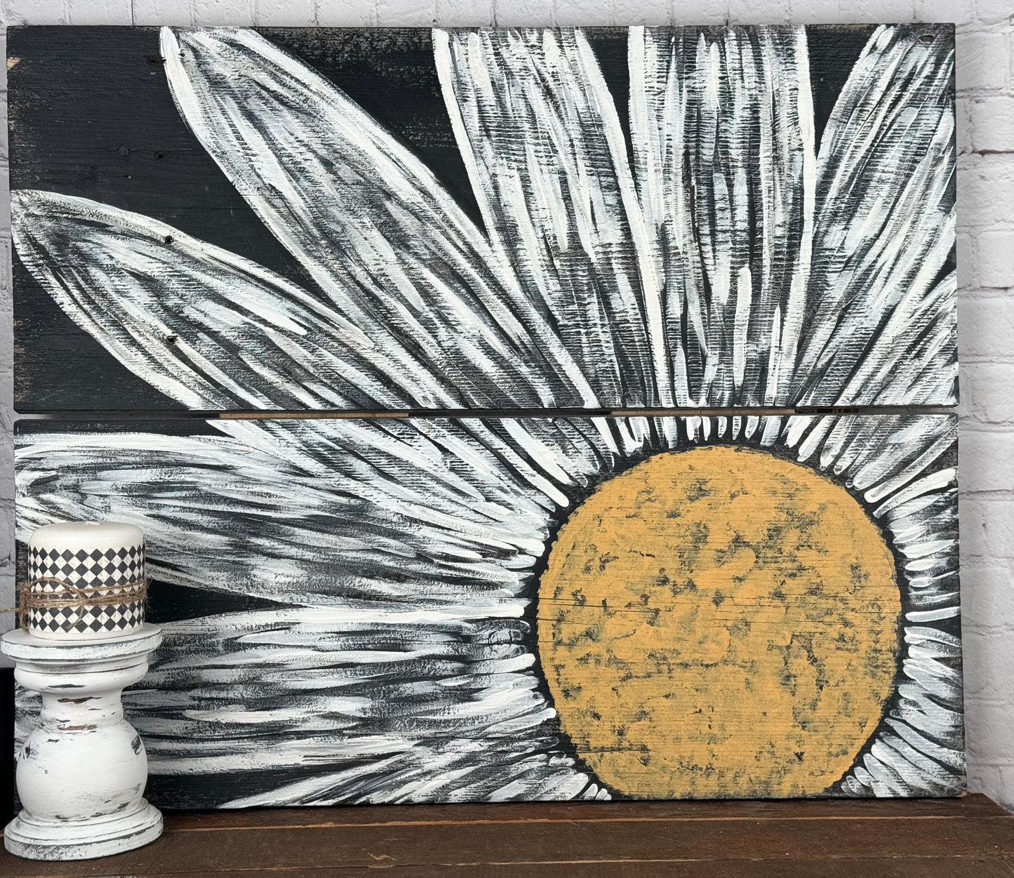 DAISY- RUSTIC PALLET HAND PAINTED WOOD SIGN