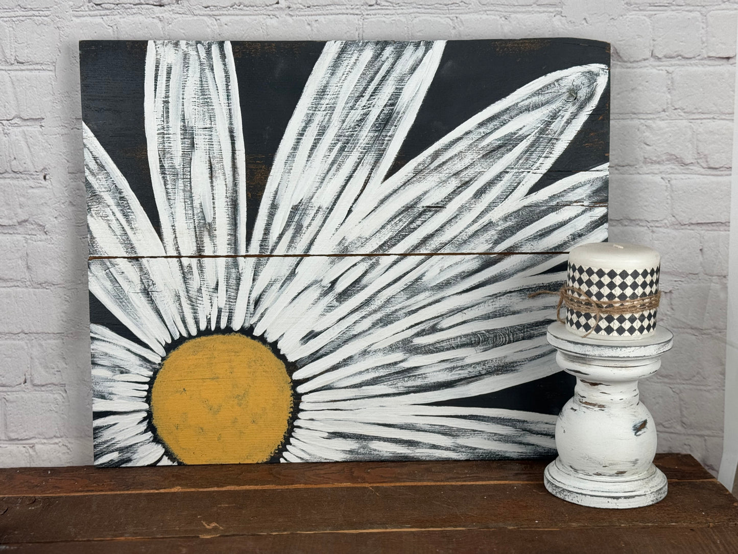 DAISY- RUSTIC PALLET HAND PAINTED WOOD SIGN